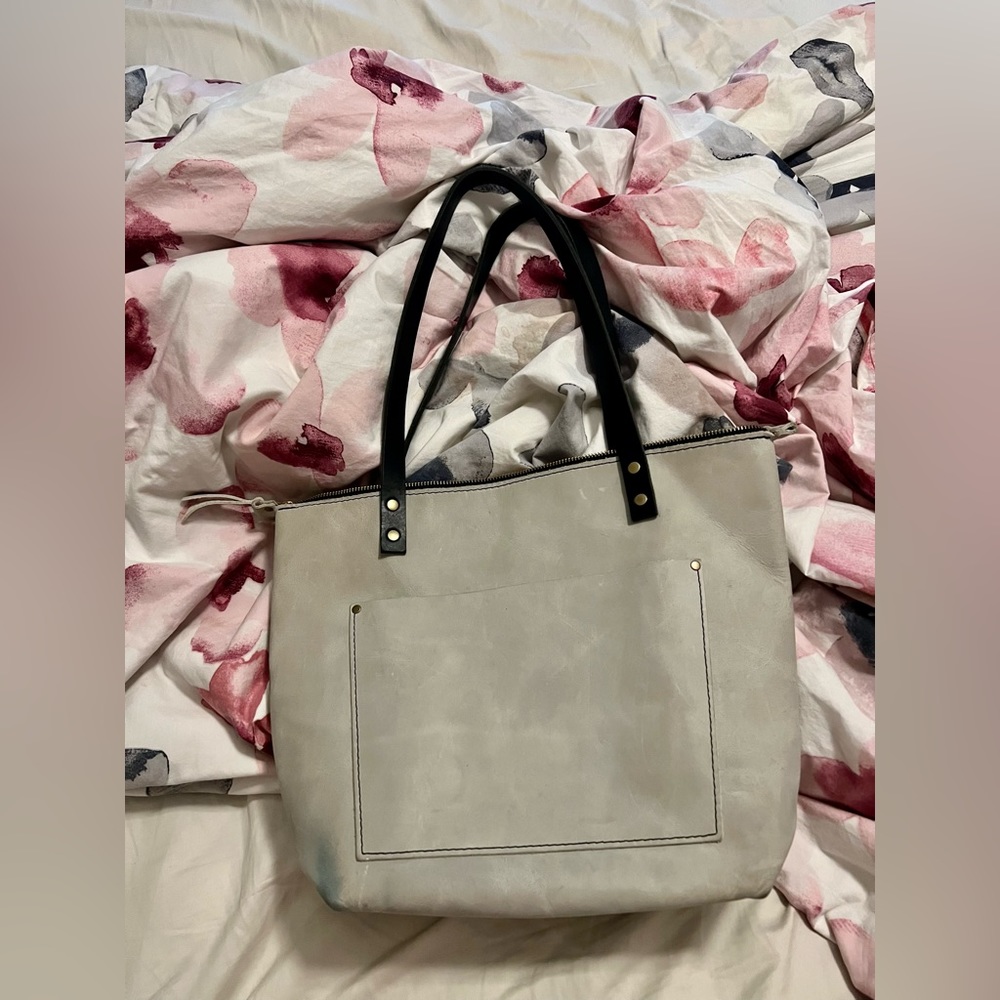 Portland leather large zipper tote ** Beluga **